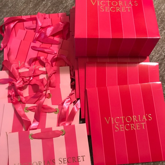 Victoria’s Secret shopping Bundle of 20
6 gift bags
14 Wrapping gift silk paper - Picture 2 of 6
